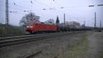 BR 152 DB Schenker durchfhrt am 06.04.2012 mit einem Kesselwagenzug den Bahnhof Oberhaid.