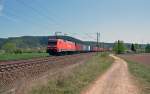 152 028 zog am 28.04.12 einen Containerzug durch Rothenstein Richtung Naumburg.