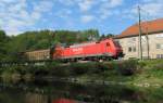 152 093-1 zieht am 8. Mai 2012 die bergabe nach Steinbach am Wald durch das Kronacher Stadtgebiet.