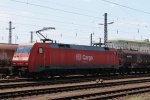 Die BR 152 048 bei der Einfahrt in den Gterbahnhof Dresden-Friedrichstadt.