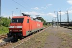 Die BR 152 048 fhrt allein durch Dresden-Friedrichstadt.