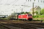 Nur aus 2 Schiebewandwagen besteht der Gterzug, welchen 152 013 am 21.06.06 von Chemnitz nach Zwickau bringt. Die kurze  Fuhre  hier bei der Ausfahrt aus Chemnitz/Hbf.