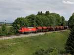 Die 152 099 mit einem Gterzug am 23.06.2012 unterwegs bei Aling.