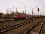 Am 18.04.2013 kam 152 076 mit einem gemischten Güterzug durch Stendal und fuhr weiter nach Magdeburg.