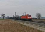 152 158 mit einem Autozug am 28.03.2013 bei Langenisarhofen.