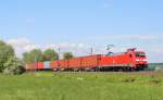 Am 28.Mai 2013 war 152 042 bei Elze(Han) mit einem Containerzug auf dem Weg Richtung Sden.