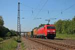 Hier ist die sehr saubere 152 068-3 mit dem nothegger Containerzug kruz nach dem passieren des Bahnhofes von Orschweier zwischen den berholgleisen des gleichen Ortes. (07.06.2013)