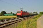 Mit einem recht langen gemischtem Gterzug kommt die 152 096-4 bei Gubberath gen Rheydt gefahren am Dienstag den 9.7.2013