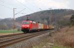 152 033-7 mit einem Containerzug am 19.04.2013 bei Salzderhelden