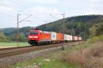 152 013-9 mit einem Containerzug am 29.04.2013 bei Salzderhelden