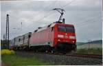 152 067-5mit einen Aufliegerzug Richtung Süden am 08.05.14 in Retzbach.