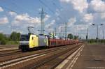 152 197-0 ITL - Eisenbahngesellschaft mbH mit einem VW Caddy Autotransportzug in Berlin-Schönefeld Flughafen und fuhr in Richtung Glasower Damm weiter. 20.05.2014