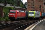 152 007-1 zog einen containerzug am 19.06.14 durch hh-harburg,daneben stand 145 094-9 von captrain und wartete auf weiterfahrt