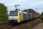 152 196-2 ITL rollt am 18.10.14 mit ihrem Containerzug gemächlich durch Hamburg-Moorburg gen Berliner Schiene.