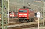 152 142-6 steht am 22.2.2007 abfahrbereit im Hbf. Heilbronn - aufgenommen mit 300mm Tele.