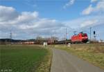 152 063-4 zieht am 03.März 2015 einen gemischten Güterzug durch Gundelsdorf in Richtung Lichtenfels.