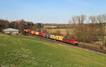 152 010 mit Containerzug am 01.04.2016 bei Elze.