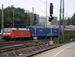 152 164-0 DB kommt aus Richtung Köln,Aachen-Hbf,Aachen-Schanz mit einem langen Autologistikzug aus Heilbronn nach Ruisbroek(B) und fährt in Aachen-West ein. Aufgenommen vom Bahnsteig in Aachen-West.
Am Nachmittag vom 5.9.2016.