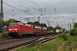 Mit einem Containerzug fuhr am 09.06.2015 die 152 087-3 durch Müllheim (Baden) in Richtung Norden.