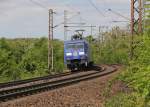 152 137-6 mit Containerzug in der Nordkurve vor Eichenberg in Fahrtrichtung Sden. Aufgenommen am 29.05.2011.