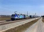 Die 152 135 mit einem KLV-Zug am 15.03.2012 unterwegs bei Hattenhofen.