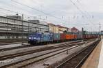 152 136 mit Containerzug am 04.08.2012 in Regensburg.