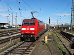 DB Cargo 152 070-9 mit Güterzug am 23.03.17 in Basel Bad Bhf vom Bahnsteig aus fotografiert