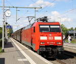 152 079-0 DB kommt mit einem Audi-VW-Skoda-Zug aus Osnabrück nach Kortenberg-Goederen(B) und kommt aus Richtung Mönchengladbach-Hbf,Rheydt-Hbf,Wickrath,Beckrath,Herrath und fährt durch