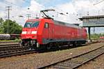 Am 18.06.2016 rangierte 152 091-5 unter dem alten Reiterstellwerk in Koblenz Lützel durch von ihrem Zug in Richtung Abstellung.