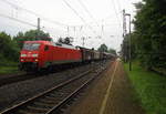 152 145-9 DB kommt die Kohlscheider-Rampe hoch aus Richtung Mönchengladbach,Herzogenrath mit einem Audi-VW-Zug aus Osnabrück nach Kortenberg-Goederen(B) und fährt durch Kohlscheid in