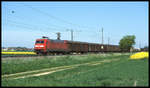 152145 ist hier bei Neu Ulm am 9.5.2002 um 14.37 Uhr mit einem Güterzug in Richtung Ulm unterwegs.