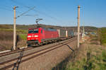 152 089 mit einem KLV-Zug bei Oberdachstetten Richtung Würzburg, 18.04.2019