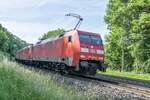 152 103-8 ist mit einen Lokzug am 15.06.2021 bei Vollmerz in Richtung Fulda unterwegs.