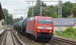 DB Cargo AG [D] mit  152 009-7  [NVR-Nummer: 91 80 6152 009-7 D-DB] und Kesselwagenzug am 17.08.21 Berlin Buch.