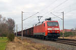 Mit einem gemischten Güterzug, welcher nur aus Hochbord- und Kesselwagen bestand, rollte 152 036 am 10.12.21 durch Greppin Richtung Bitterfeld.