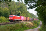 152 074 DB Cargo mit einem Containerzug bei Mimberg Richtung Nürnberg, 16.09.2020