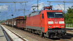 DB Cargo AG [D] mit  152 055-0  [NVR-Nummer: 91 80 6152 055-0 D-DB] und einem gemischten Güterzug am 29.09.22 Durchfahrt Bahnhof Golm.