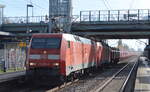 DB Cargo AG [D] mit der Doppeltraktion   152 004-8  [NVR-Nummer: 91 80 6152 004-8 D-DB] +  152 002-2  [NVR-Nummer: 91 80 6152 002-2 D-DB] und dem Erzzug aus Ziltendorf EKO (leer) Richtung Hamburg am