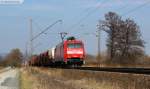 Am Nachmittag des 04. April 2013 fährt 152 044-4 mit einem gemischten Güterzug bei Kersbach in Richtung Nürnberg Rbf