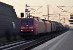 Durch Allerheiligen in Richtung Köln fahrend ist hier die 152 098-0 mit einer 189 im Doppel samt einem Stahlcoilzug.