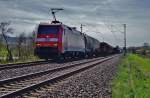 152 026-1 fährt am 15.04.15 mit einen gemischten Güterzug gen Norden gesehen bei Thüngersheim.