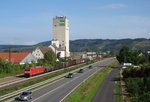 152 190-5 zieht am 11.August 2016 einen gemischten Güterzug durch Karlstadt(Main) in Richtung Würzburg.