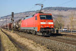 152 040-2 ist mit einen gemischten Güterzug in Richtung Würzburg unterwegs,gesehen am 15.02.2017 bei Thüngersheim.