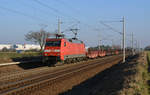 Mit einem leeren Stahlzug am Haken rollte 152 019 am 15.02.17 durch Rodleben Richtung Magdeburg.