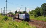 152 134 bespannte einen gemischten Güterzug am 22.06.13, fotografiert bei der Durchfahrt in Großkorbetha Richtung Halle/Leipzig.