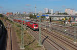 182 018 hat am 19.09.2019 Berlin Ostbahnhof verlassen und passiert nun die Warschauer Straße.