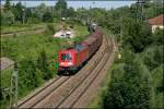 Die 9180 6 182 014-1-D-DB fhrt mit einem Gterzug am Haken am 25.06.07 bei Rosenheim Richtung Kufstein.