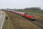 Am 04.02.2022 überführte DB Regio mit der 182 014 9 Wagen von Cottbus nach Mukran.