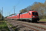 182 004 als RB 32 nach Berlin Lichtenberg am 28. April 2026 auf den südlichen Berliner Aussenring bei Diedersdorf.