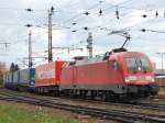 182 015 hat am 20.10.2007 mit einem
Gterzug voller LKW-Aufliegern aus Passau
kommend den Welser Hbf erreicht.
Der McDonaldswagen hob sich farblich
schon sehr von den anderen ab.